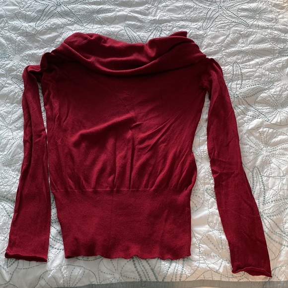 Deep Red Converse scoop neck. - Picture 3 of 3